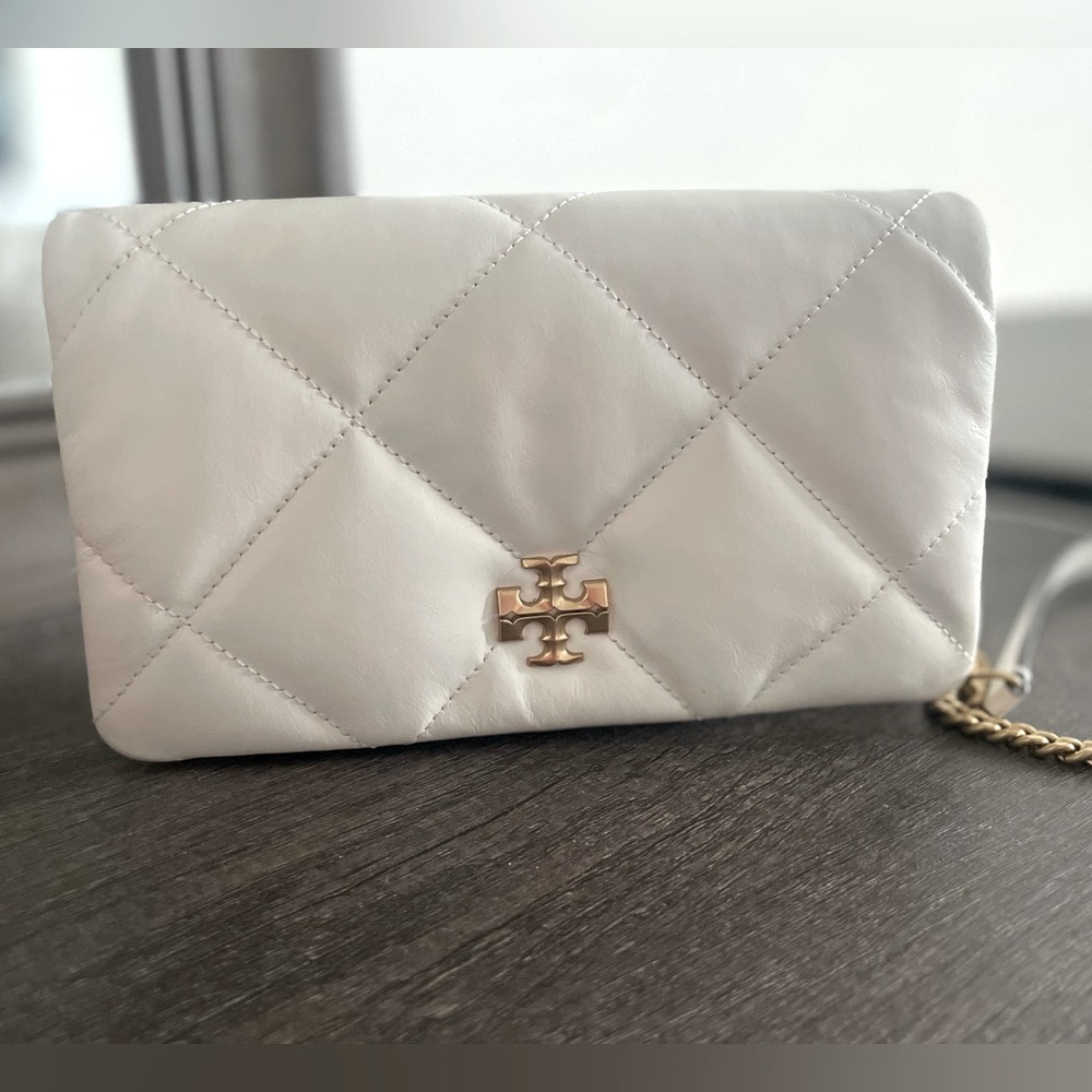 Tory Burch Kira Diamond Quilt Chain in Blanc 🤍